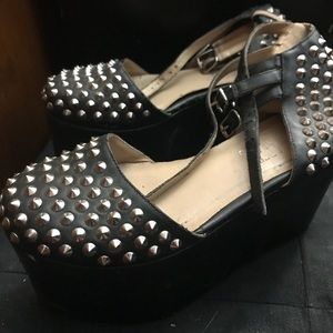 Ego and greed she cray flatforms